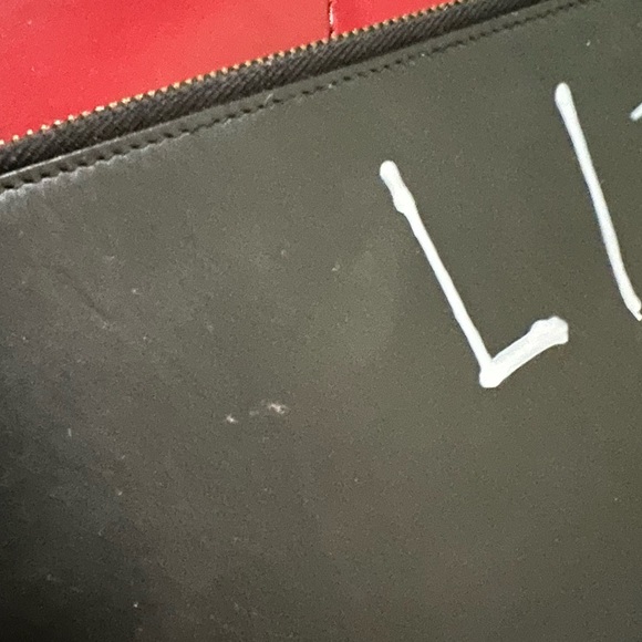 👑✅PRICE FIRM✅ AUTHENTIC Calfskin Life is Gucci Clutch - Picture 11 of 17